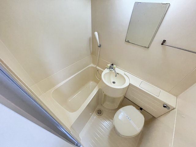 バス・シャワールーム　ゆったり過ごせるお風呂です
