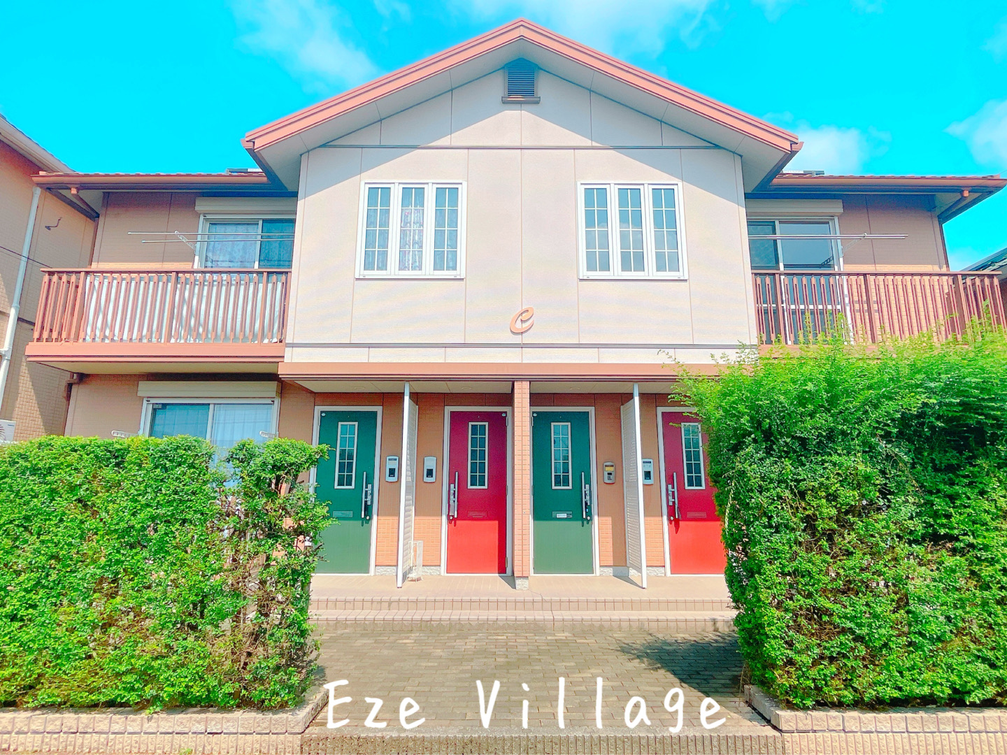 Eze Village エズヴィラージュの建物外観