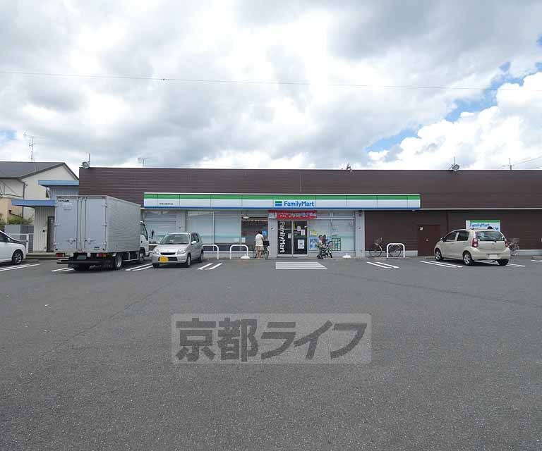 【京都市伏見区向島中之町のマンションのコンビニ】