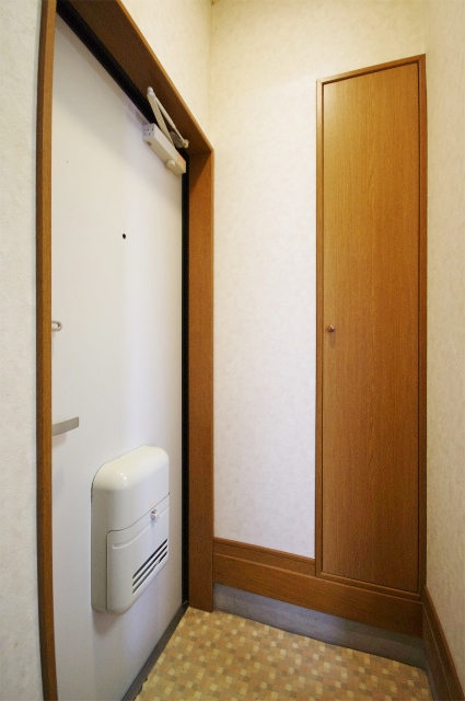 【ＤＩ青柳Ｃ棟の玄関】