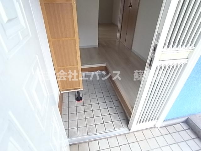 玄関　収納もある玄関です