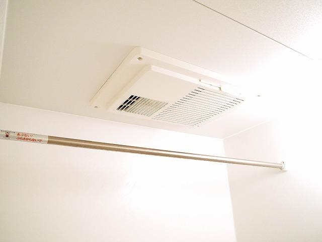 その他設備　浴室乾燥機がついています
