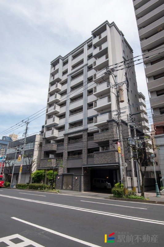 福岡市中央区平尾のマンションの建物外観