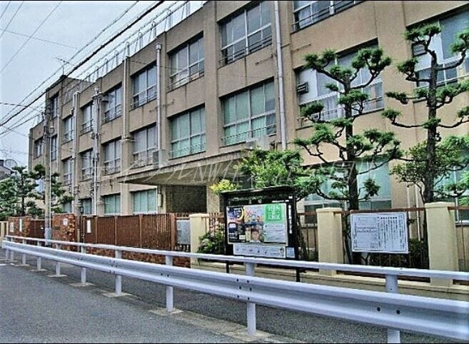 【アルテ・ハイム帝塚山東の小学校】