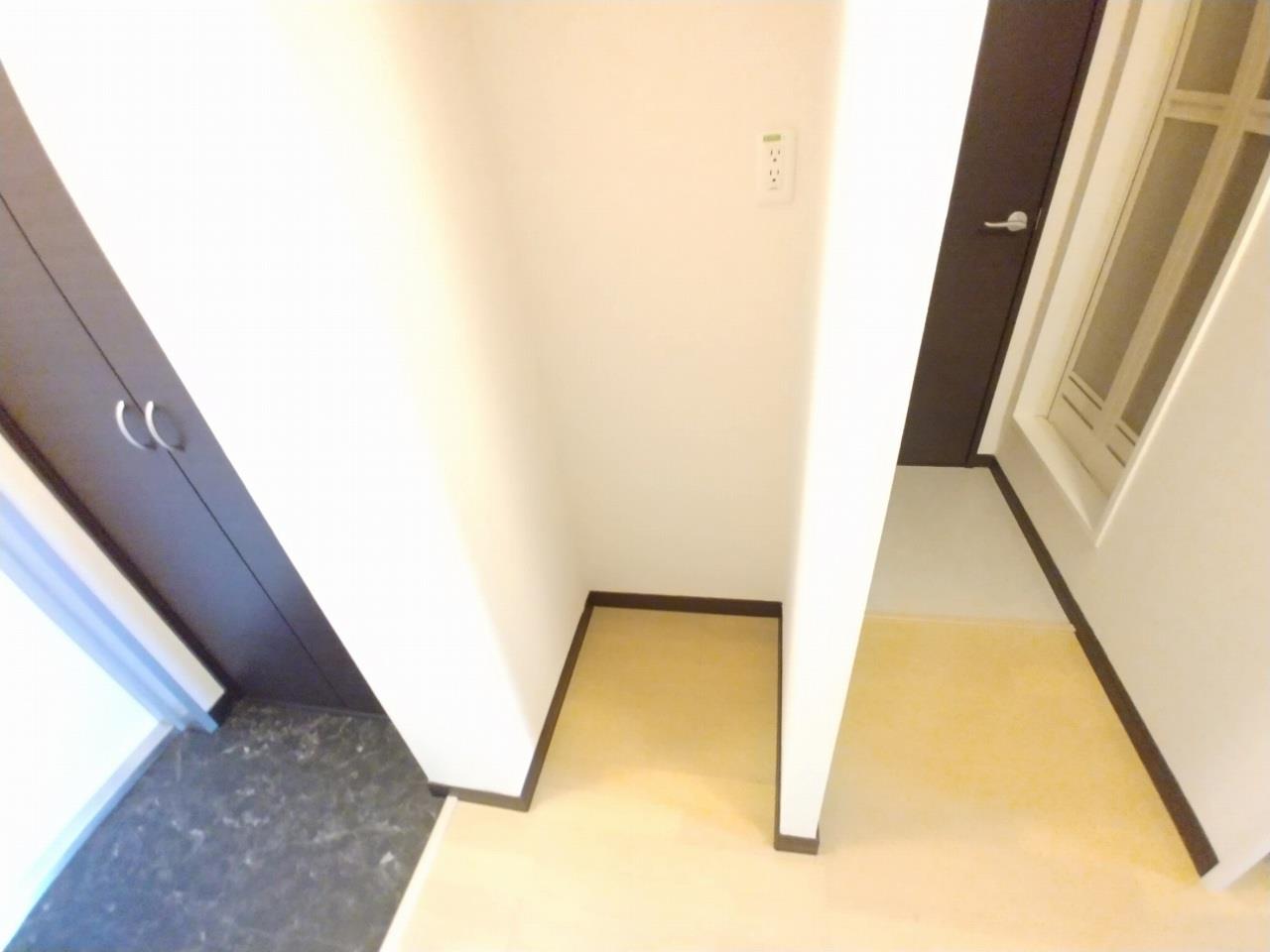 玄関　廊下：収納スペース（冷蔵庫・電子レンジ）