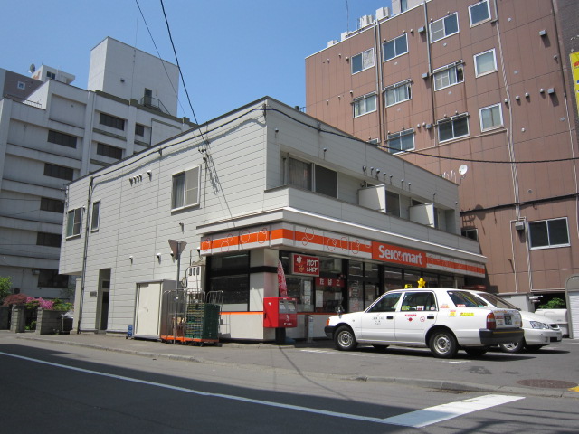 コンビニ　セイコーマート大通店（コンビニ）まで60m