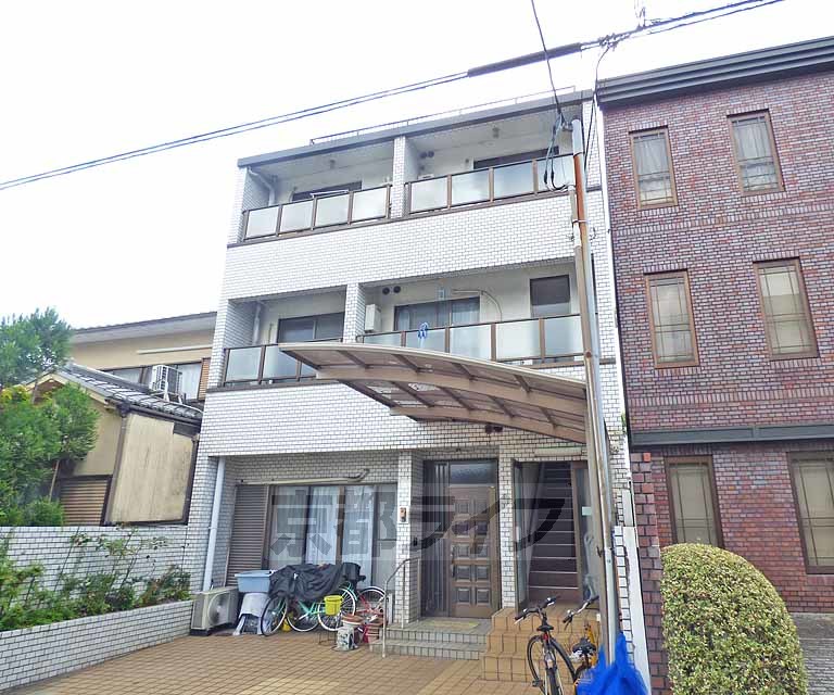 その他共有部分　建物入り口です。