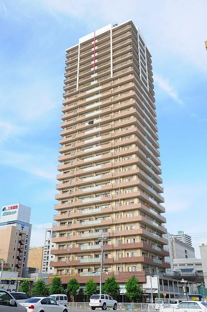 【カスタリアタワー長堀橋の建物外観】