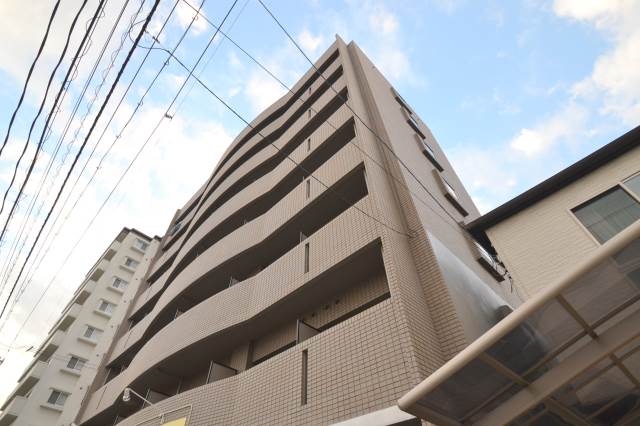 広島市西区西観音町のマンションの建物外観