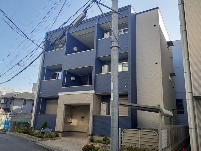 【西宮市笠屋町のアパートの建物外観】