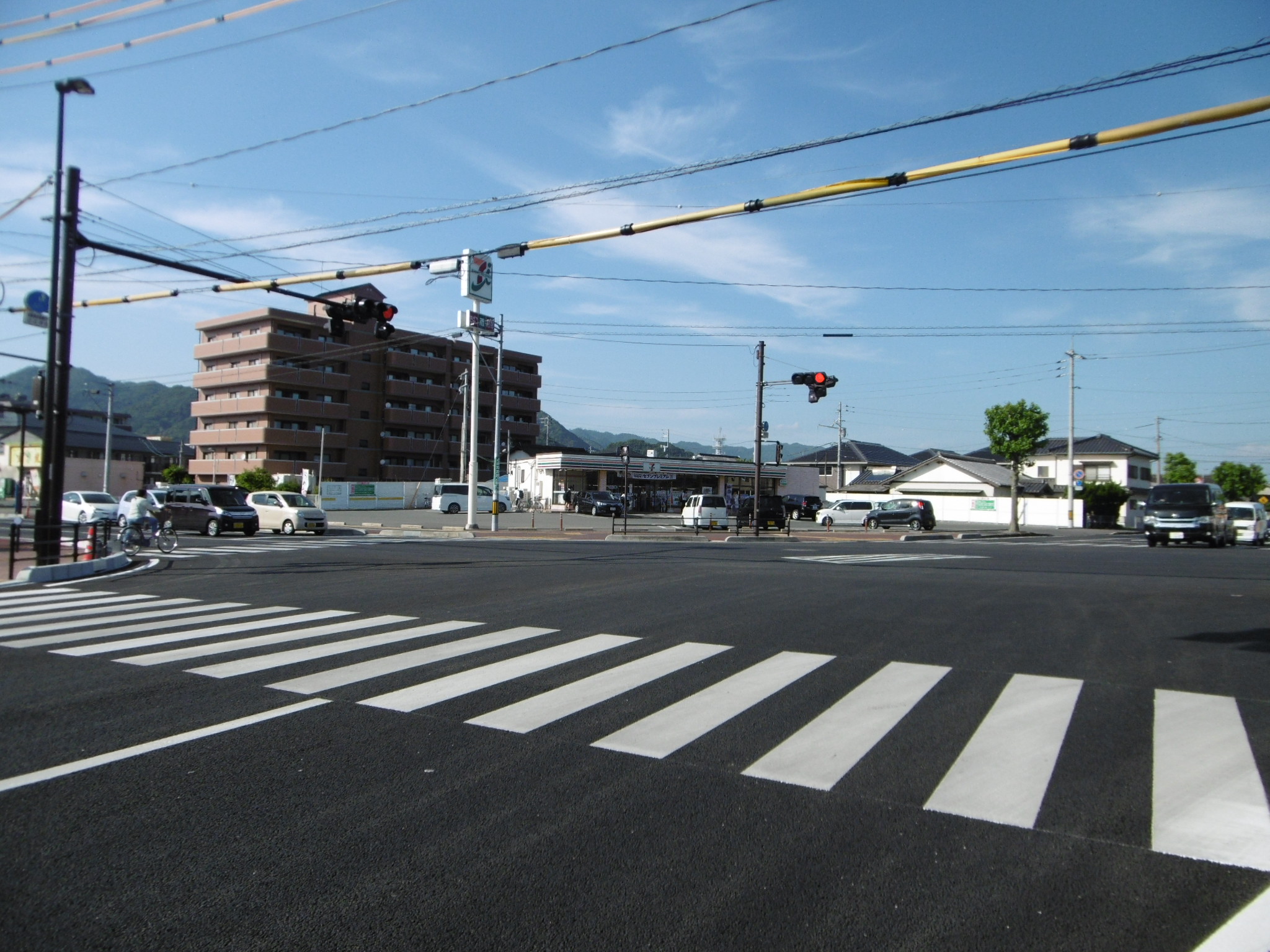 【プロムノワール湯田温泉駅前　ボルドーのコンビニ】