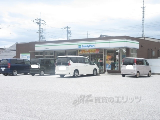 コンビニ　ファミリーマート彦根原町店（コンビニ）まで450m