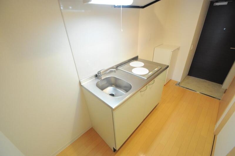 キッチン　キッチンは２口ＩＨを採用。火事の心配がなく安心ですね♪