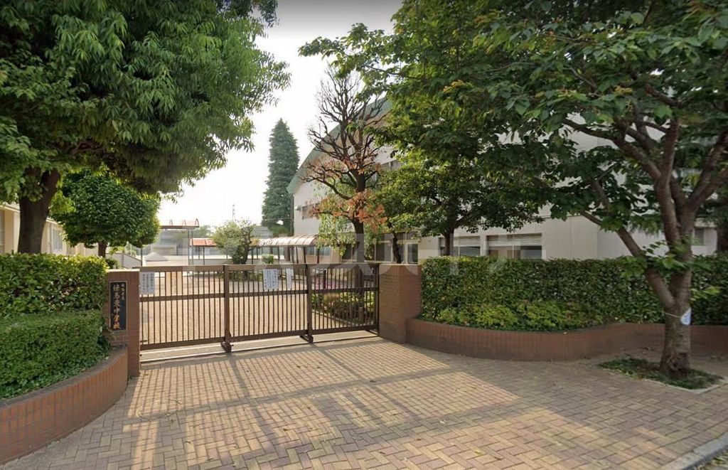 中学校　練馬区立練馬東中学校（中学校）まで660m