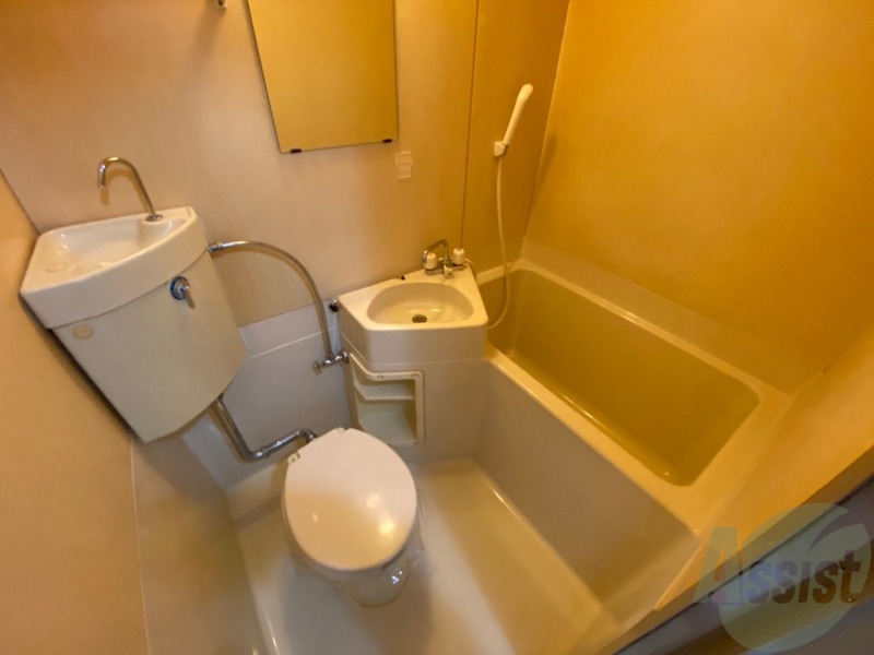 バス・シャワールーム　ユニットバスです。疲れを癒すのに欠かせませんね！