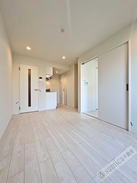 居室・リビング　ホワイトベースで明るい内装♪