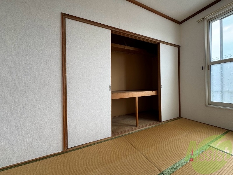 収納　寝室の収納です。部屋がすっきり片付きます。