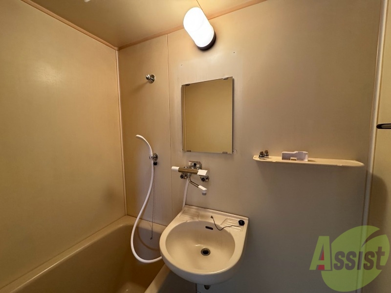 洗面設備　こちらに洗面台があります。朝の洗顔はこちらで。