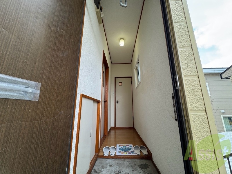 玄関　玄関の様子です。明るい印象ですね。気分もあがりそう。