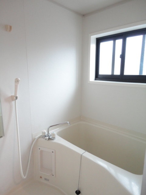 バス・シャワールーム　追焚機能付きバスルーム※同タイプ参考写真