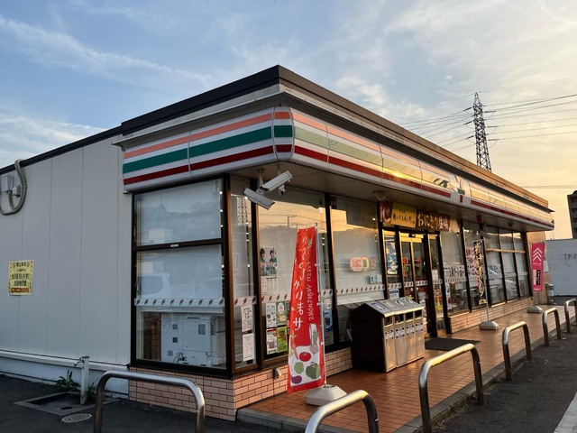 コンビニ　セブンイレブン岡山上道店（コンビニ）まで694m