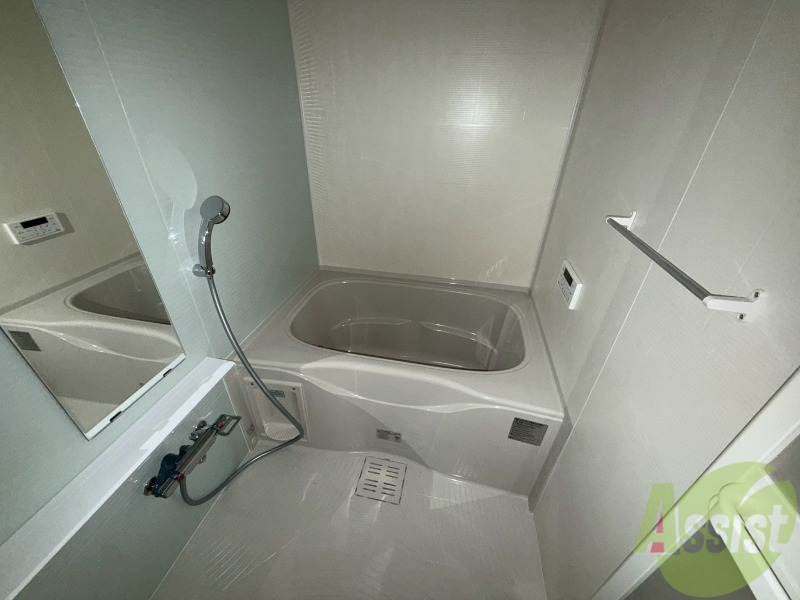 バス・シャワールーム　浴槽もあり、リラックスできそうですね。