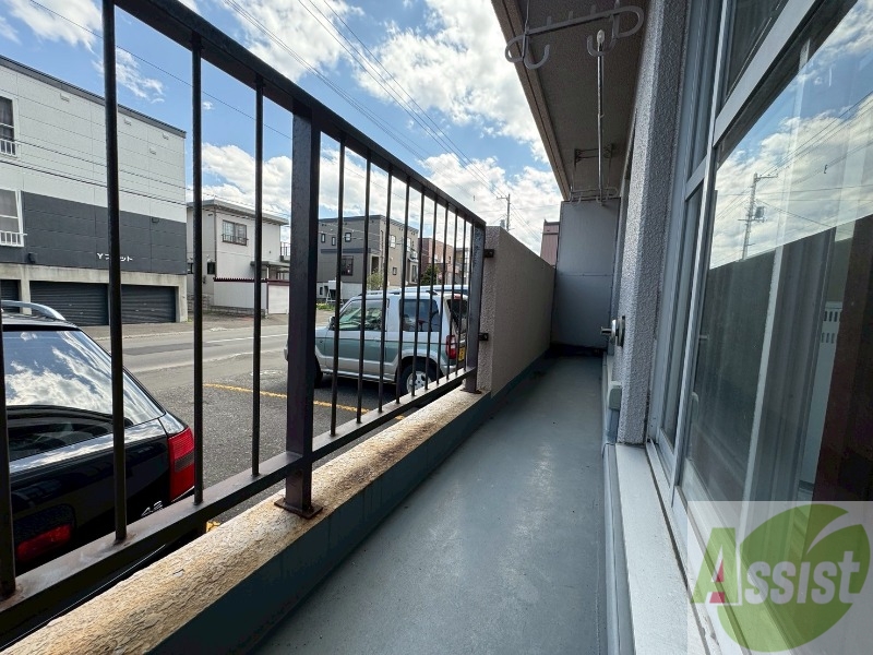 バルコニー　バルコニーが付いていますので一息ついてみてはいかがですか。