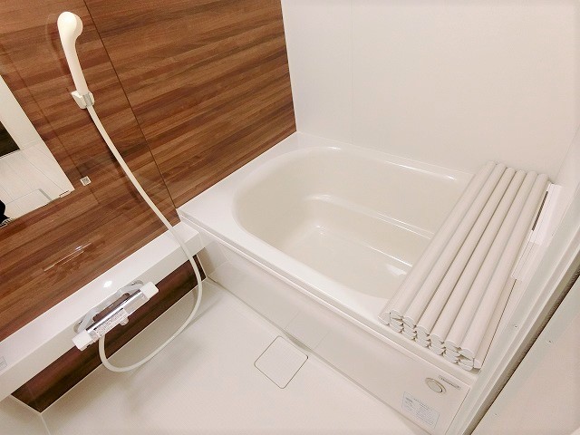 バス・シャワールーム　写真は同建物の別部屋を参考に掲載しております。