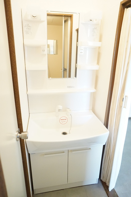 洗面設備　身支度に便利な洗髪洗面化粧台です♪