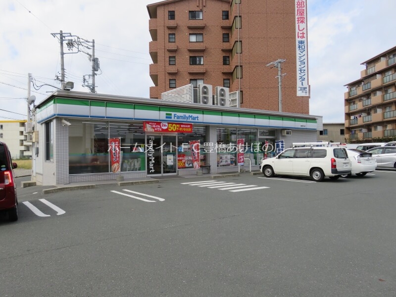 コンビニ　ファミリーマート豊橋花中店（コンビニ）まで426m
