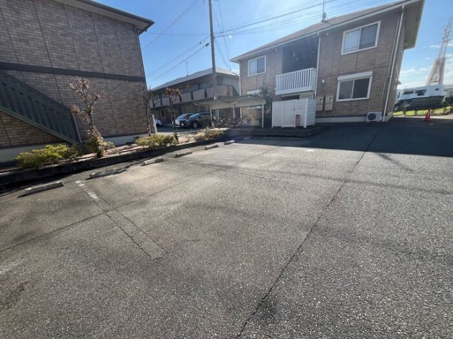 駐車場　駐車スペースもあります☆