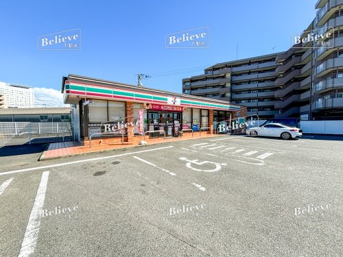 コンビニ　セブンイレブン 久留米津福本町店（コンビニ）まで638m