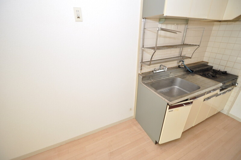 キッチン　冷蔵庫はキッチン横に置いてくださいね