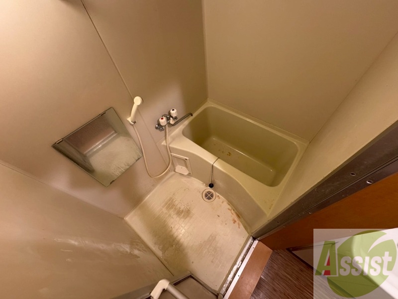 バス・シャワールーム　ユニットバスです。疲れを癒すのに欠かせませんね！