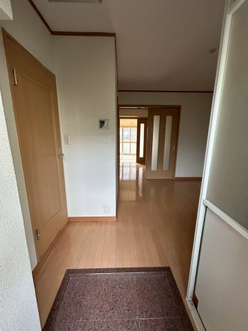 玄関　収納もある玄関です