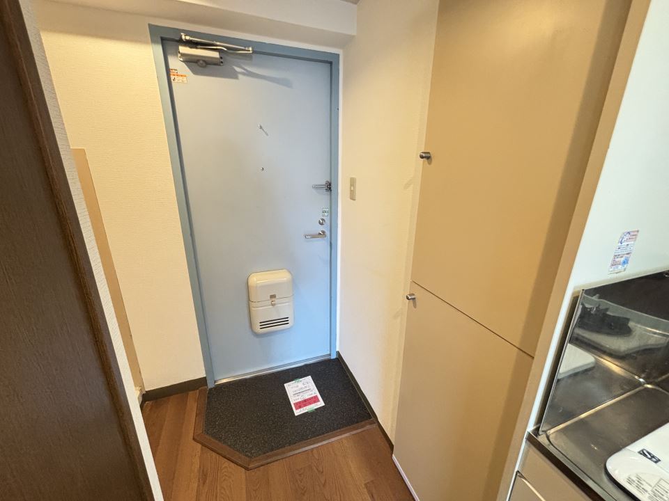 玄関　シューズボックスあります