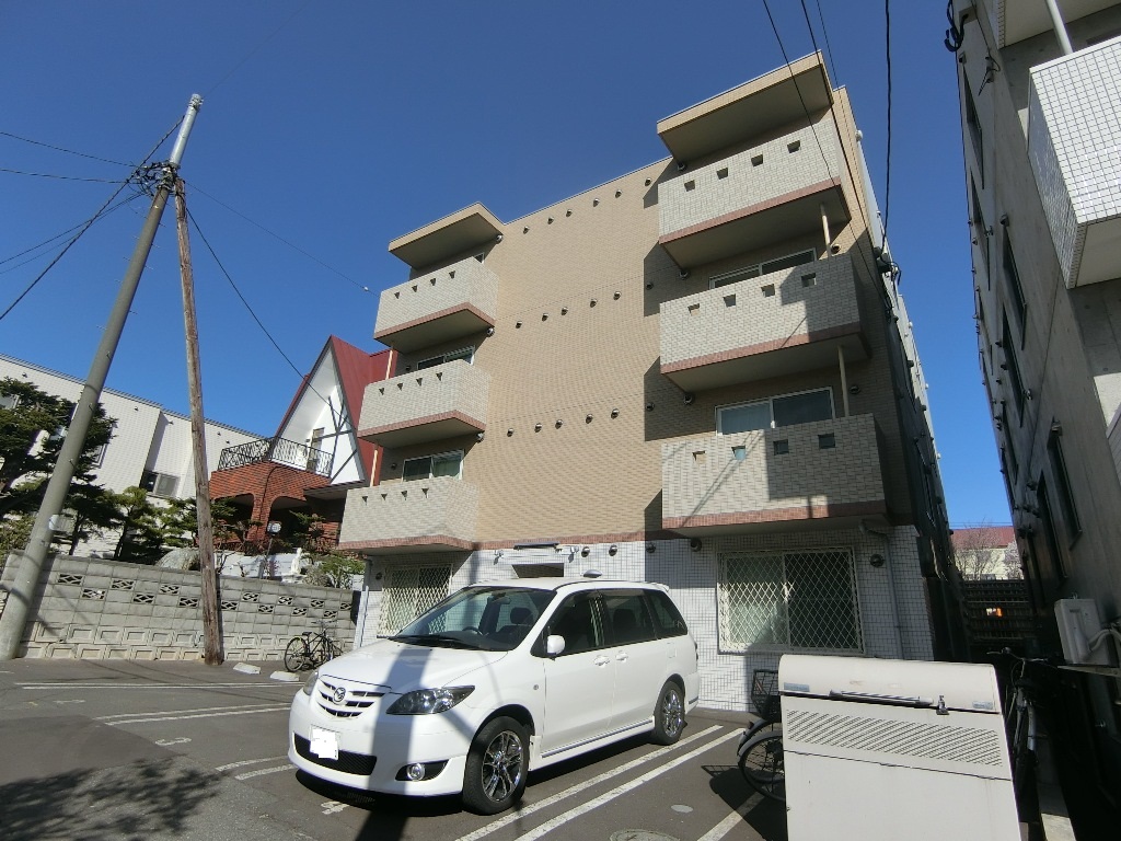 建物外観　☆地下鉄東西線「南郷18丁目」駅まで徒歩5分！