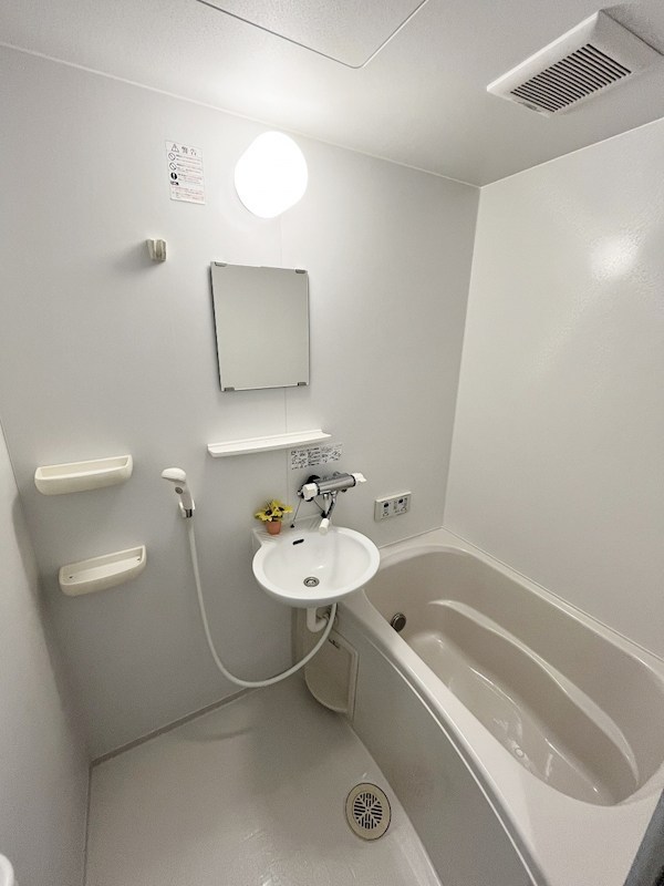 バス・シャワールーム　★浴室/洗面台★