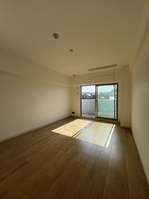 居室・リビング　同物件別号室の写真です。