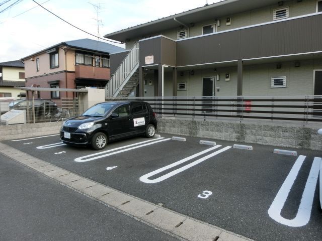 駐車場　敷地内駐車場も募集中です！