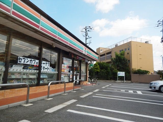 コンビニ　セブンイレブン・上尾小泉店（コンビニ）まで662m