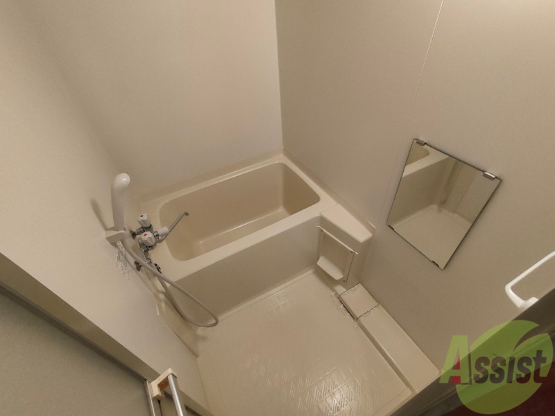 バス・シャワールーム　お風呂になります。一日の疲れを癒してくださいね。