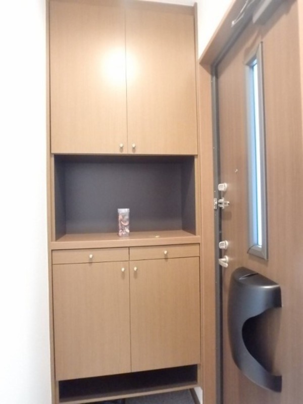 玄関　図面と現状に相違がある場合には現状を優先．．．