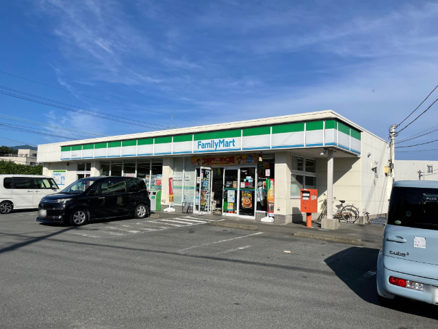 コンビニ　ファミリーマート三島加茂川店（コンビニ）まで618m