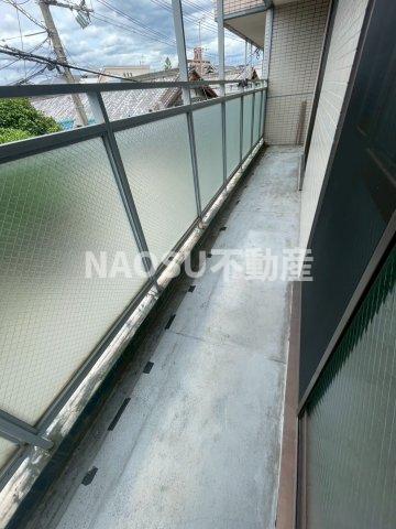 バルコニー　陽当たり良好なバルコニーです
