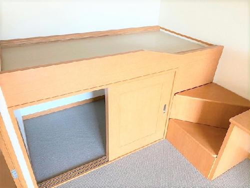 その他設備　居室内備え付けベッド