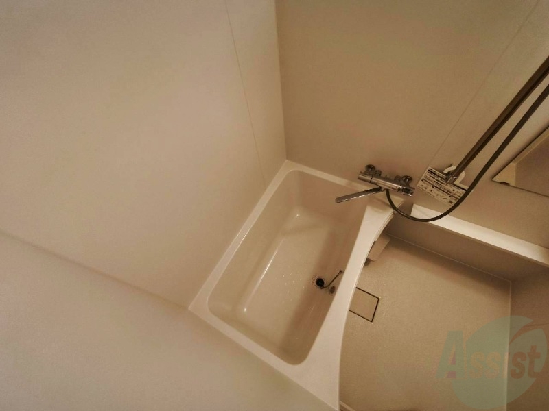 バス・シャワールーム　お風呂になります。一日の疲れを癒してくださいね。