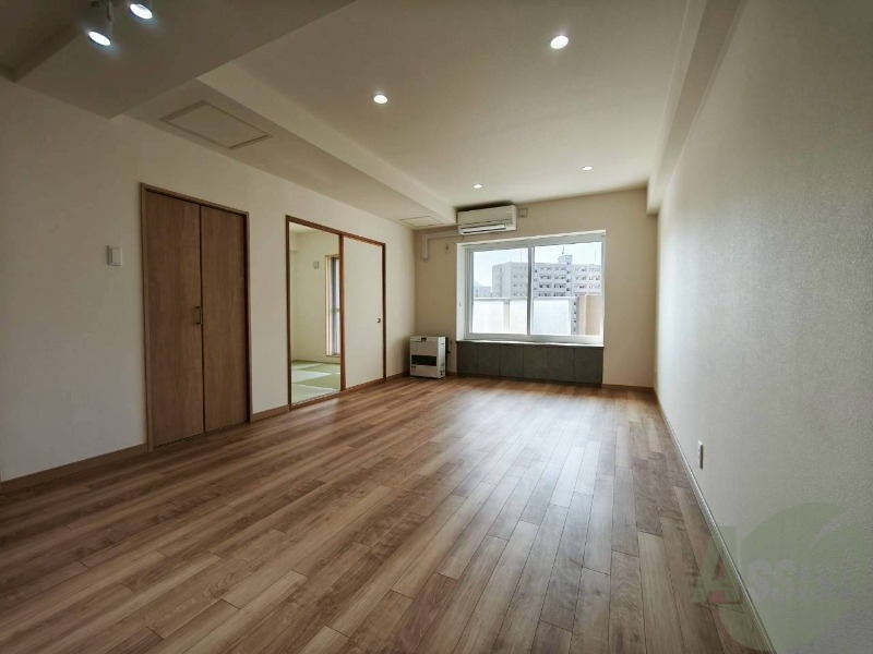 居室・リビング　広々としたリビングですね。使い勝手がよさそうですね！