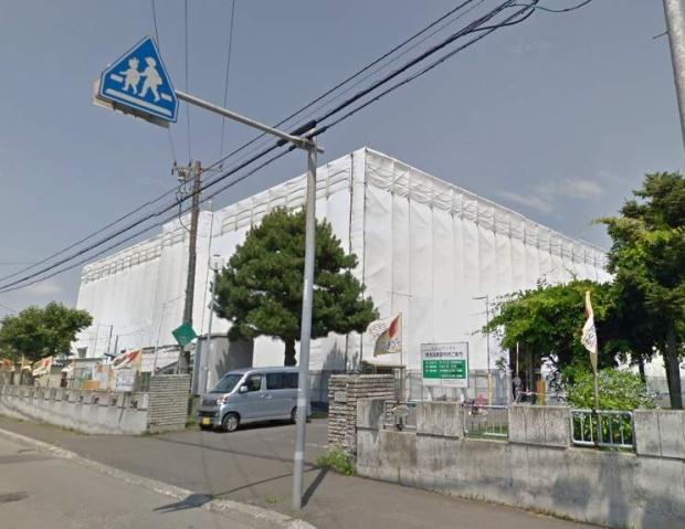 小学校　新琴似西小（小学校）まで670m