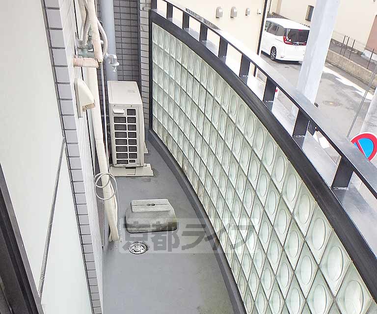 その他設備　洗濯機置き場はバルコニーにあります。